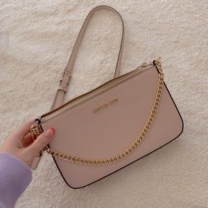(SOLD) MICHAEL KORS CROSS BODY